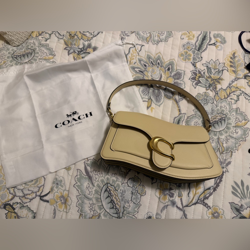 Coach Twisted Tabby Shoulder Bag in Moonlight Butter Yellow - Picture 3 of 10